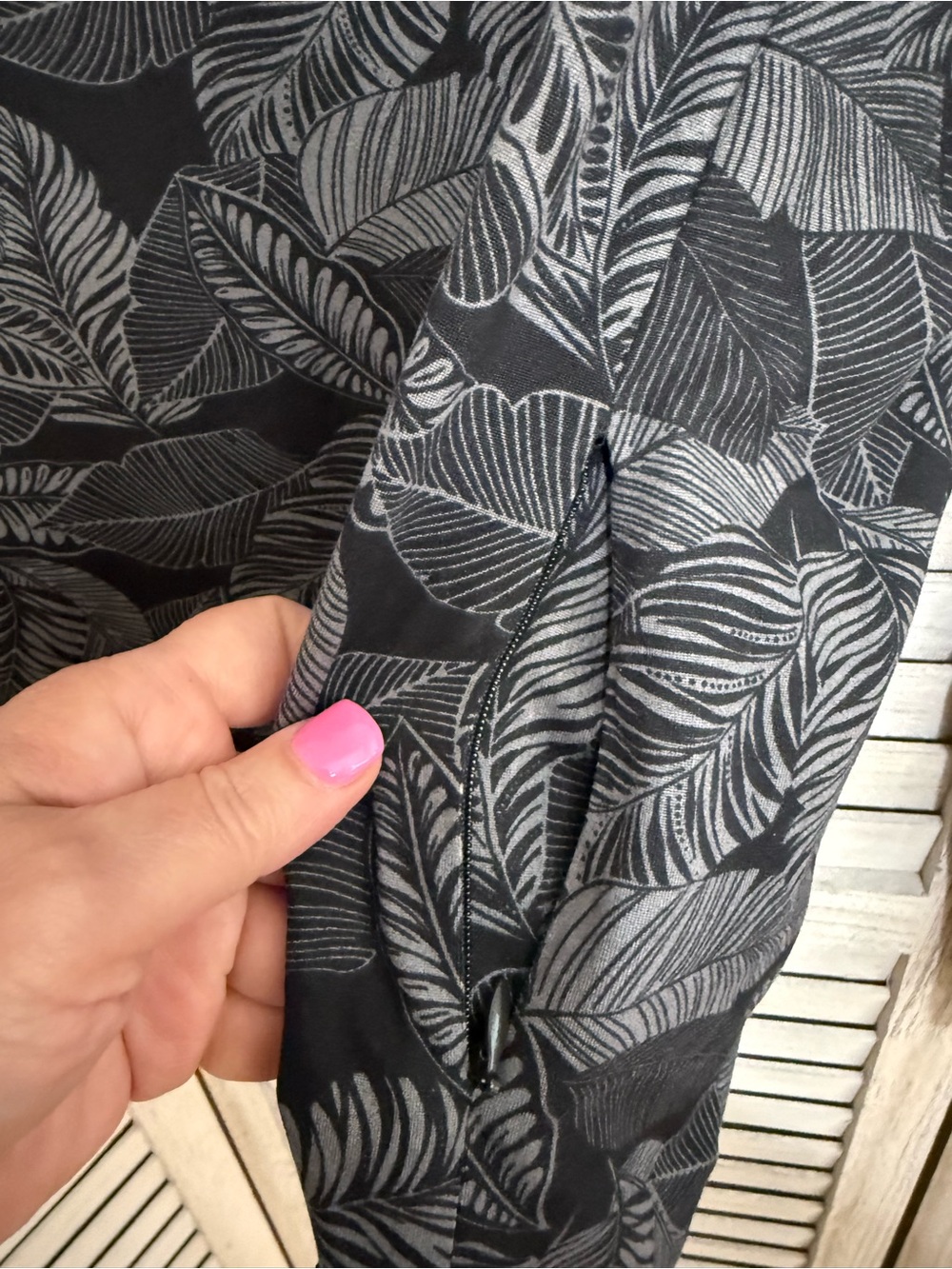 Hang Ten Black Long Sleeve Leaf-Print Tee - Picture 3 of 5